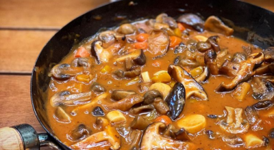 Strogonoff de cogumelos vegano