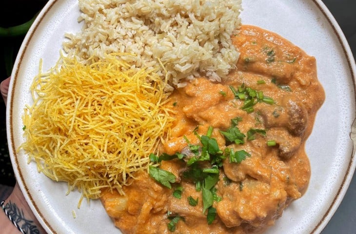 Strogonoff de couve-flor vegano