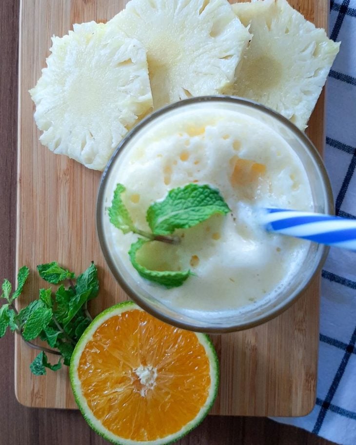 Suco de abacaxi com laranja