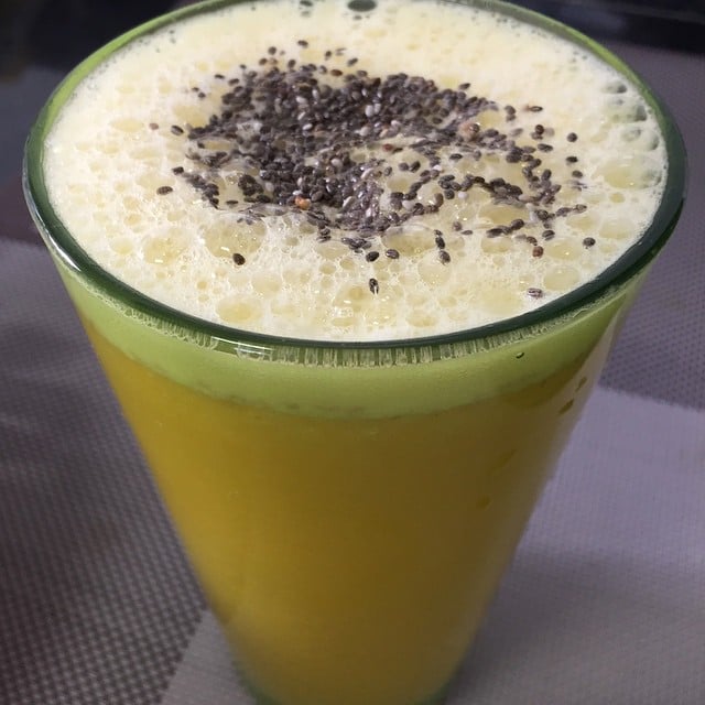 Suco de laranja com limão e gengibre