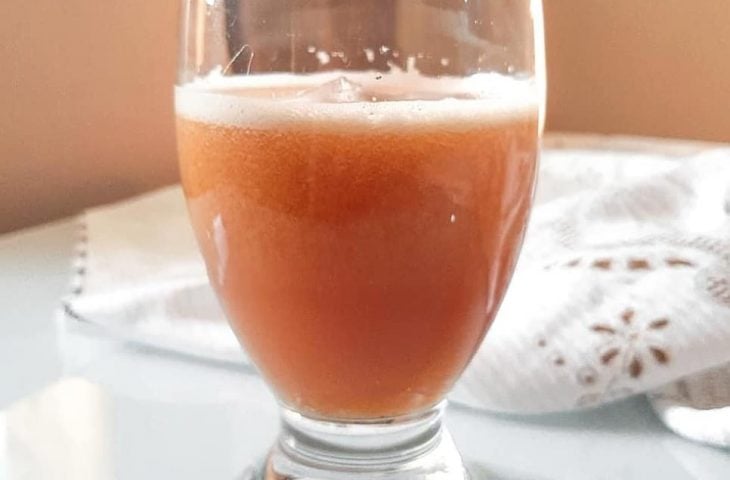 Suco de maçã com gengibre