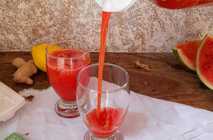 Suco de melancia com chá