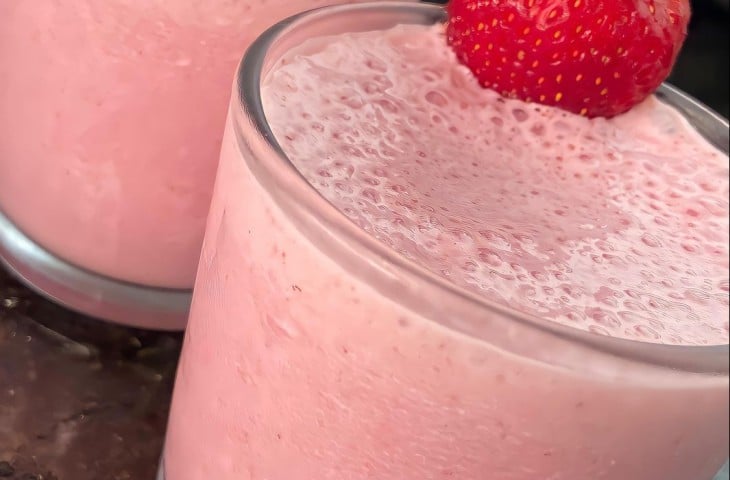 Suco de morango com leite