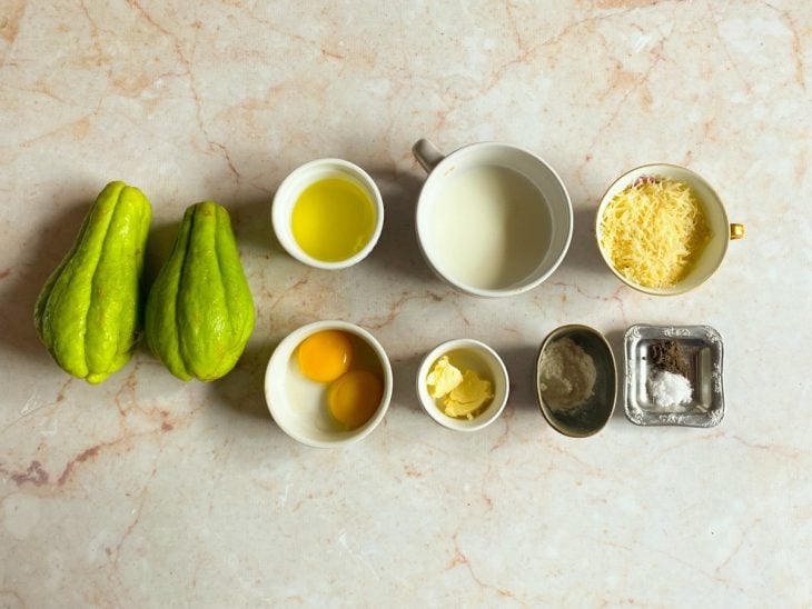 Ingredientes para o suflê de chuchu.