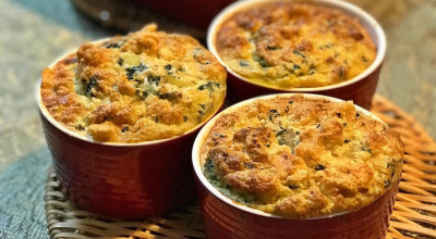 Suflê low carb de couve-flor e espinafre