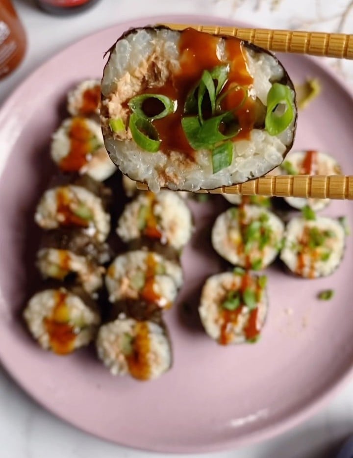Sushi de atum enlatado