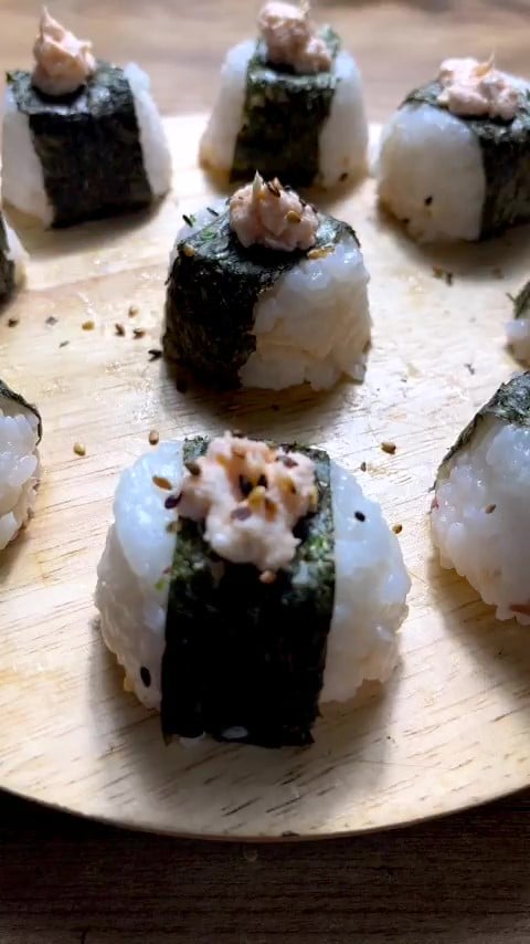 Sushi de salmão grelhado