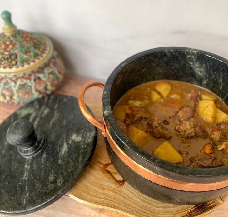 Tagine de carne com especiarias