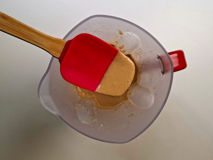 Pasta cremosa no liquidificador.