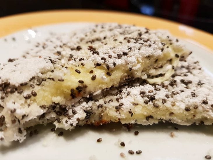 Tapioca com chia e queijo