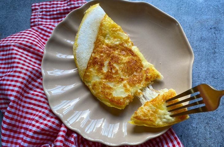 Tapioca com queijo e ovo
