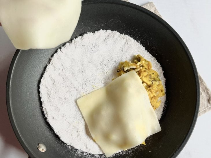 tapioca recheada com ovo e orégano