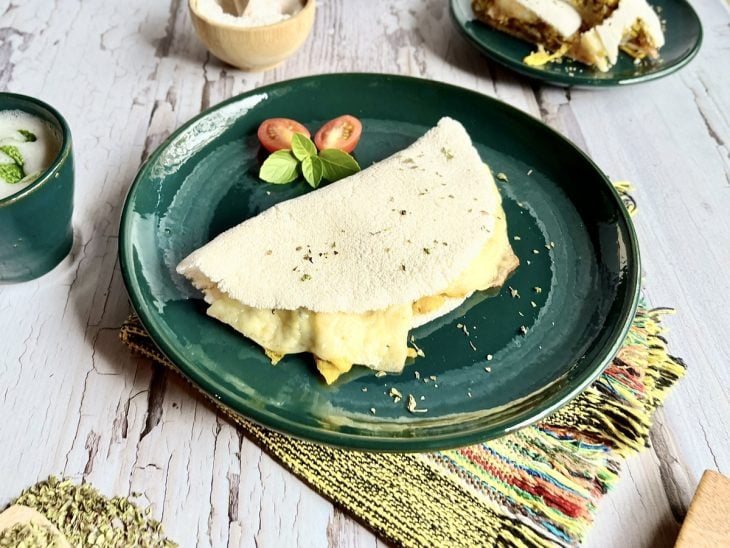 tapioca de ovo com orégano na frigideira