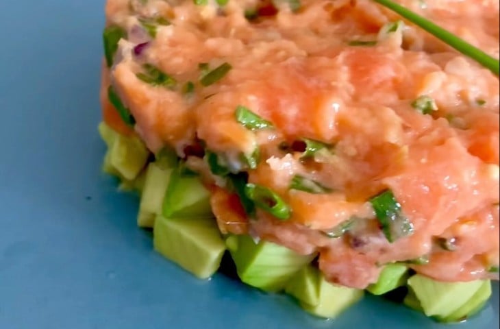 Tartar de salmão com avocado