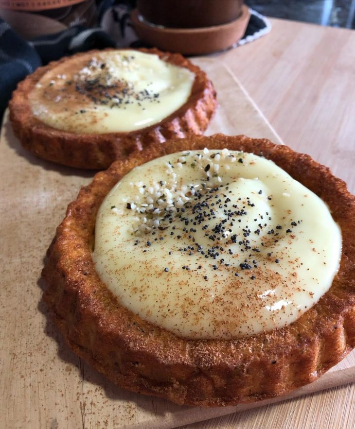 Tarteletes de banana e sementes