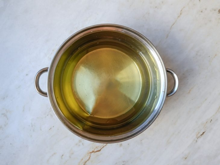 Massa do tempurá lisa e bem fluida.