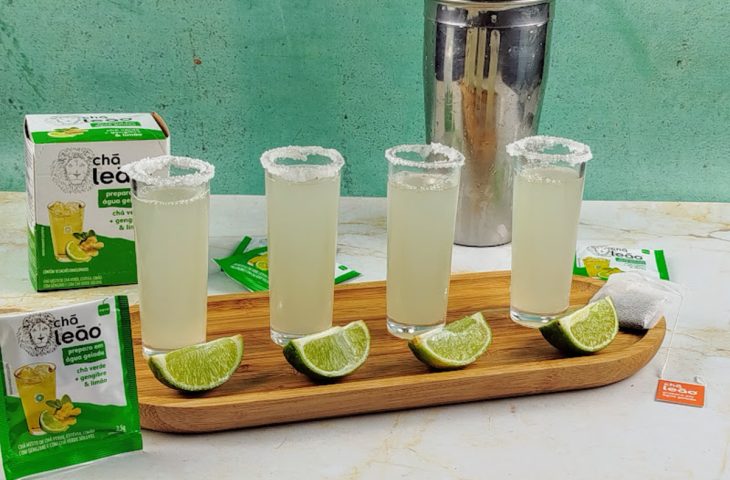 Tequila com chá verde, limão e gengibre