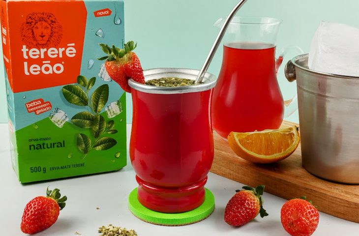 Tereré com morango e laranja