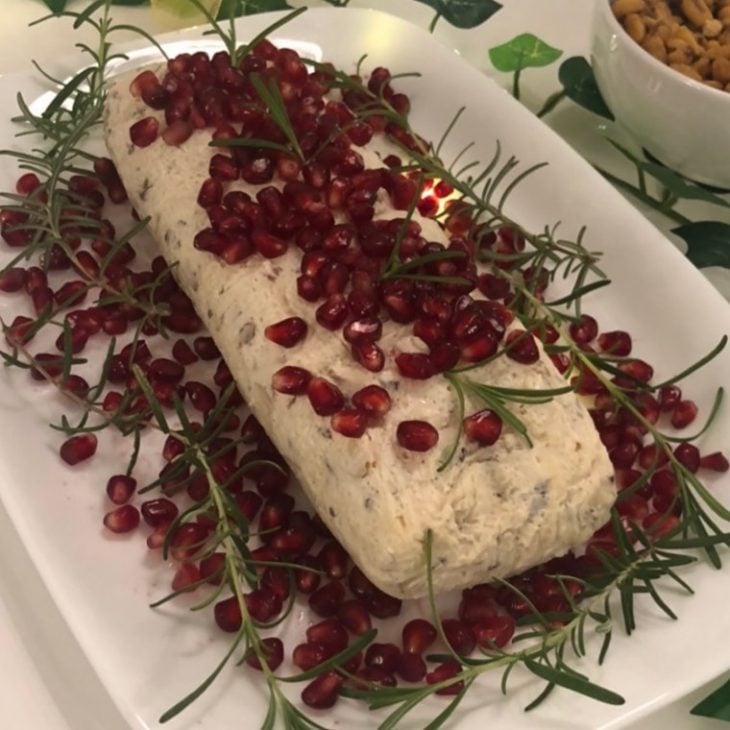 Terrine de cream cheese com amêndoas