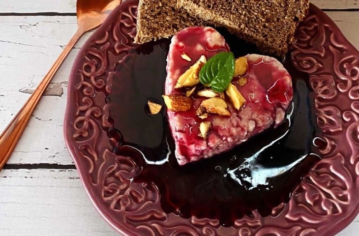 Terrine rústica de queijo com geleia