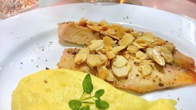 Tilápia ao molho de amêndoas