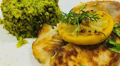 Tilápia grelhada com arroz de brócolis