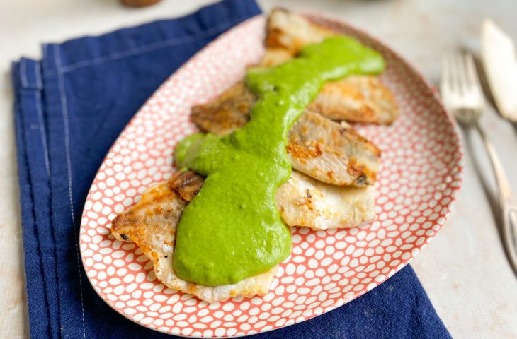 Tilápia grelhada com creme de espinafre