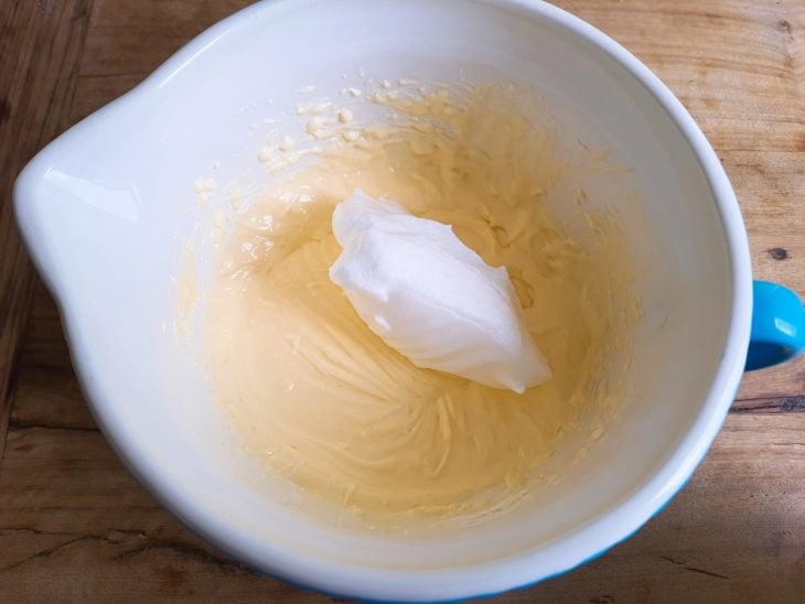 Mistura de todos os ingredientes do creme do tiramisu.