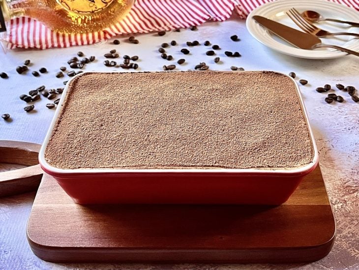 Tiramisù simples e rápido pronto para servir.