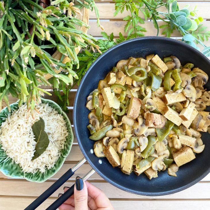 Tofu com molho de laranja