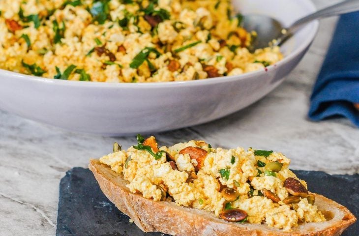 Tofu mexido com especiarias