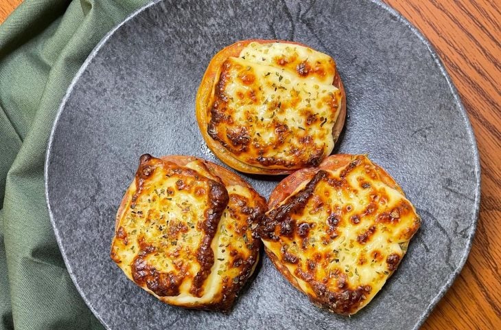 Tomate com queijo minas na airfryer