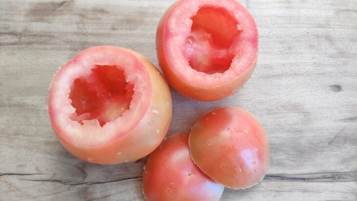 Tomates recheados com creme de queijo - Passo a Passo