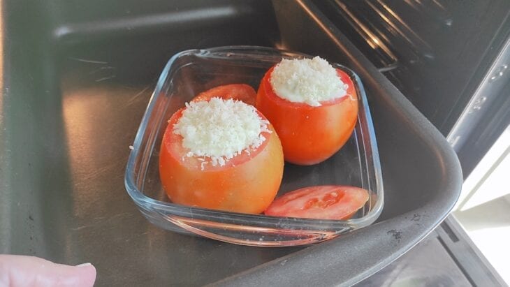 Tomates recheados com creme de queijo - Passo a Passo