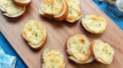 Torradinhas de maionese e queijo