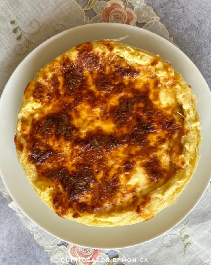 Torta cremosa de mandioca e palmito