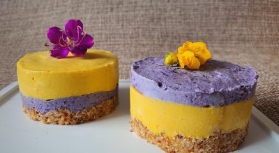 Torta crudívora de manga e mirtilo