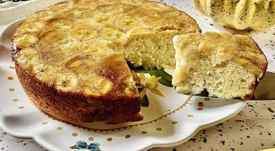 Torta de banana caramelizada