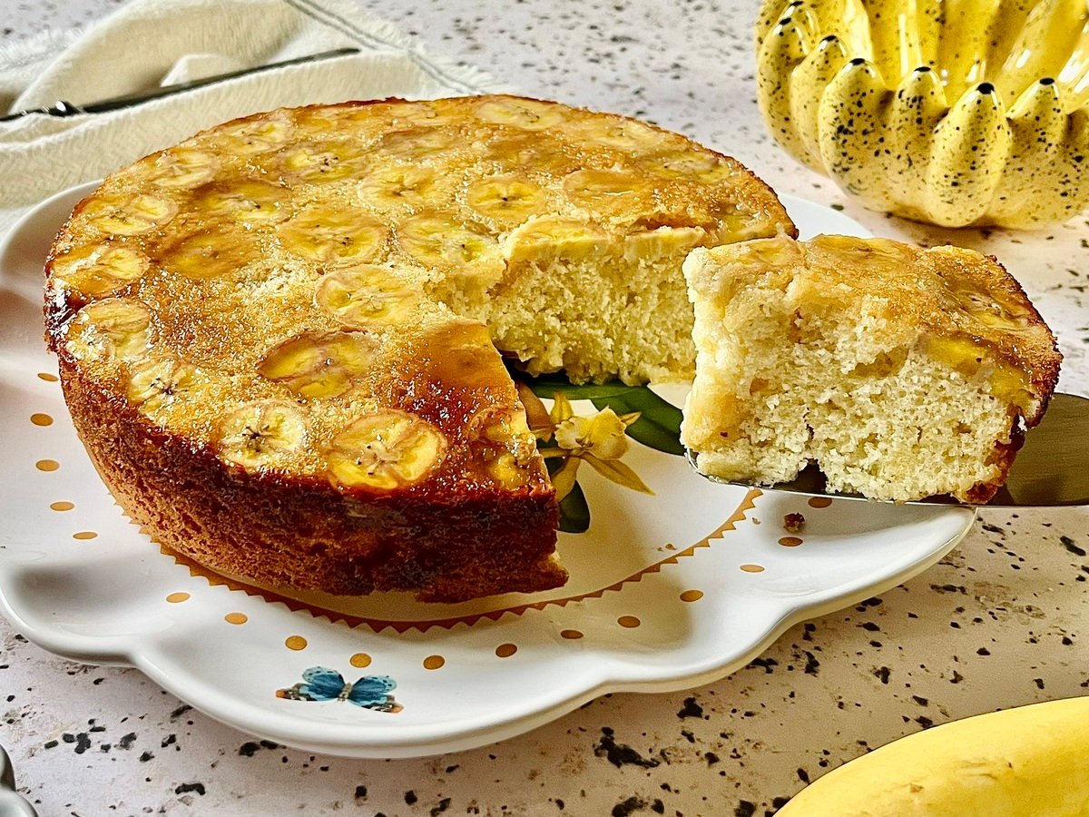 Torta de banana caramelizada