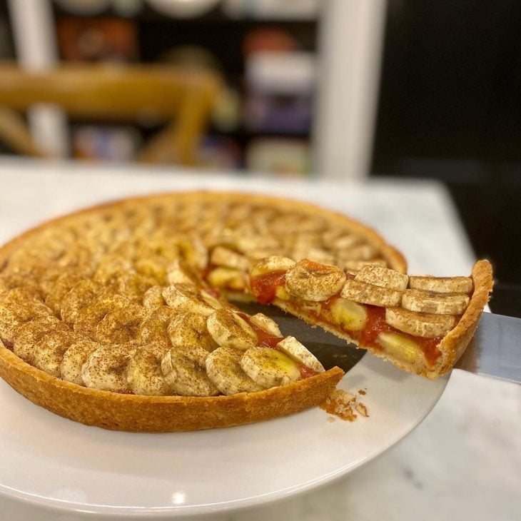 Torta de banana com goiabada