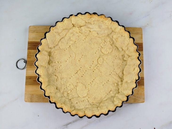 Forma com a base da torta.