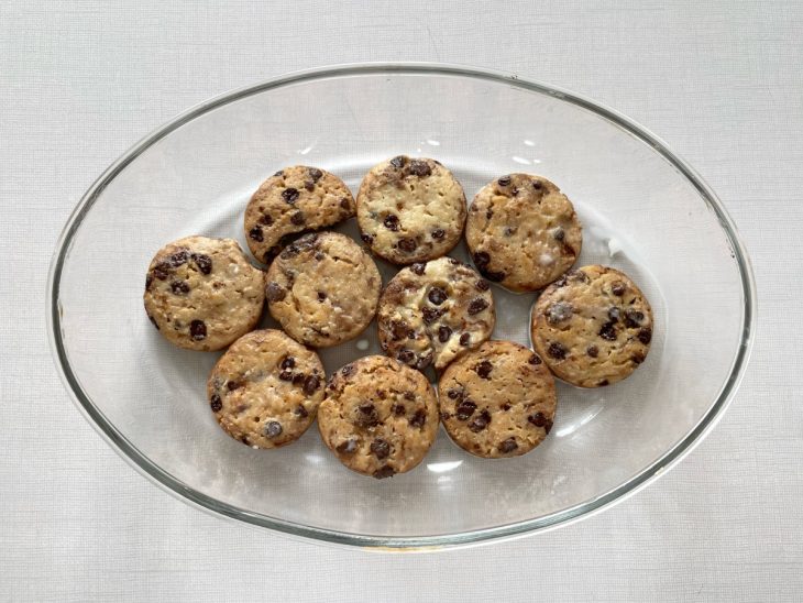 Camada de cookies no funda travessa.