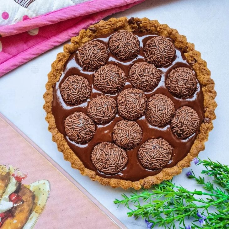 Torta de brigadeiro e cookies
