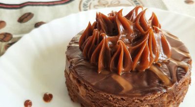 Torta de café com doce de leite