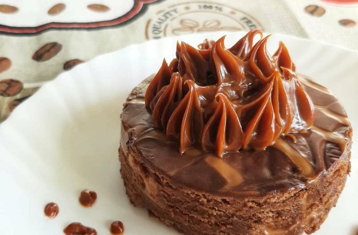 Torta de café com doce de leite