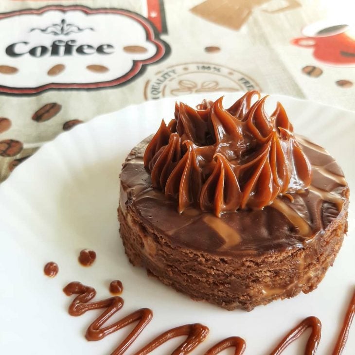 Torta de café com doce de leite