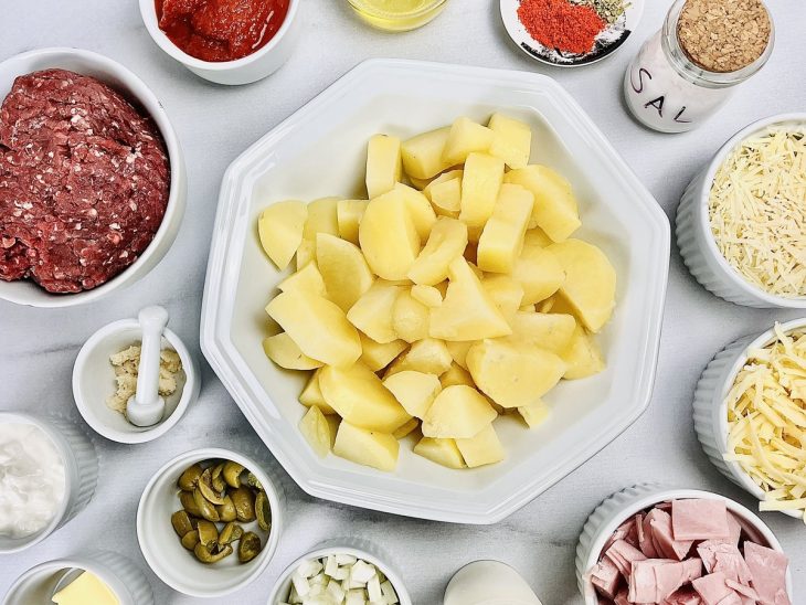 Ingredientes reunidos na bancada.