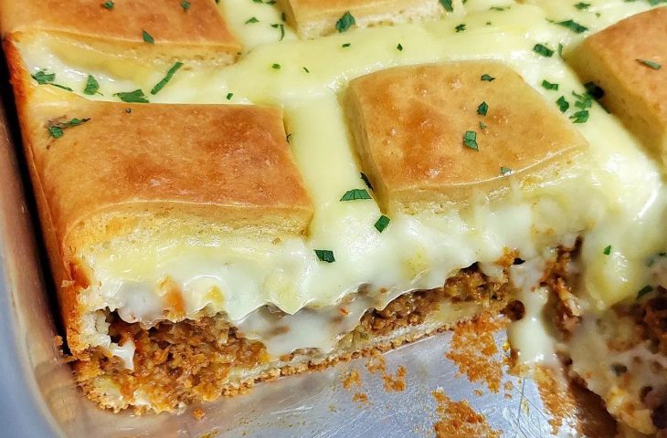 Torta de carne moída com requeijão