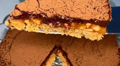 Torta de chocolate com amendoim