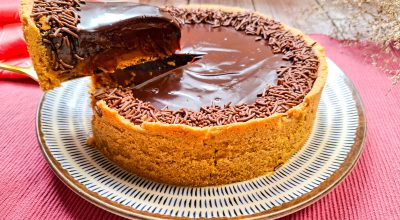 Torta de chocolate com caramelo